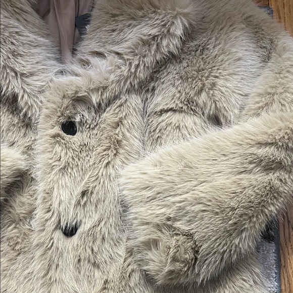NWT Luxurious Plush Faux Fur Maxi Coat in Tan/Beige - Picture 6 of 6